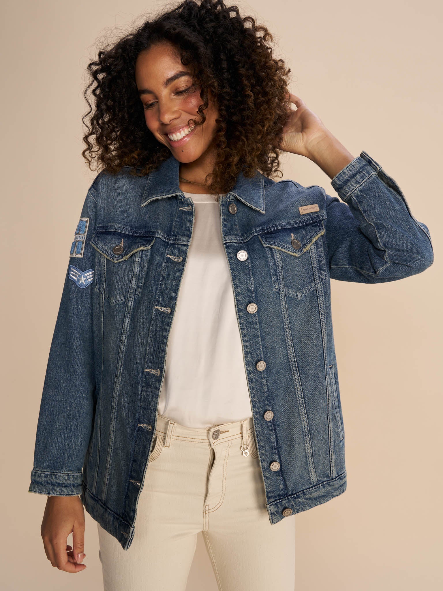 Modelshot / Blue / Detail